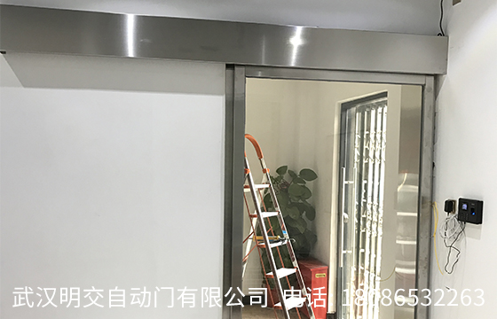 武汉自动门客户安装案例:东西湖左岸时代